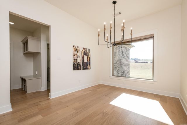 102 Red Crest Cove, Benton, AR 72015