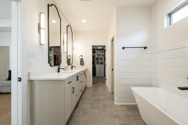 102 Red Crest Cove, Benton, AR 72015