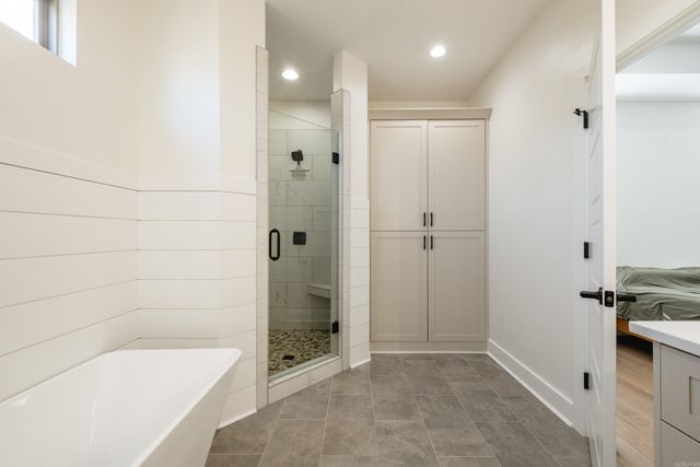 102 Red Crest Cove, Benton, AR 72015