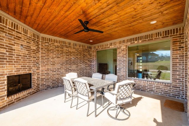 102 Red Crest Cove, Benton, AR 72015