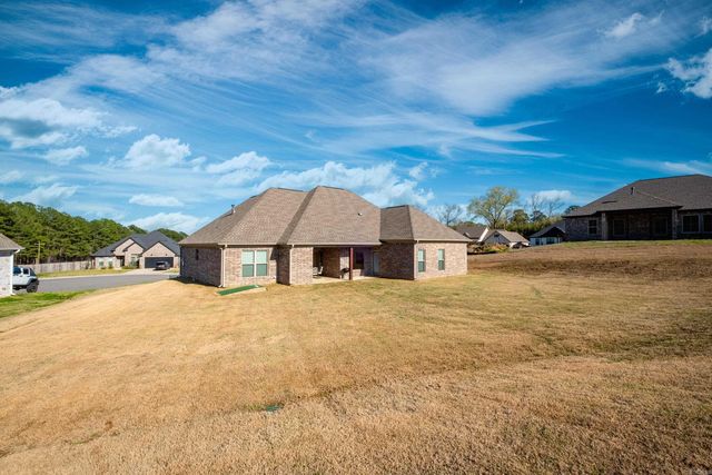 102 Red Crest Cove, Benton, AR 72015