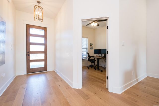 102 Red Crest Cove, Benton, AR 72015