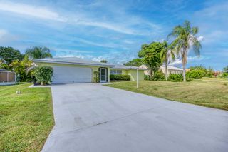 2074 SE Doverbrook Street, Port St Lucie, FL 34983