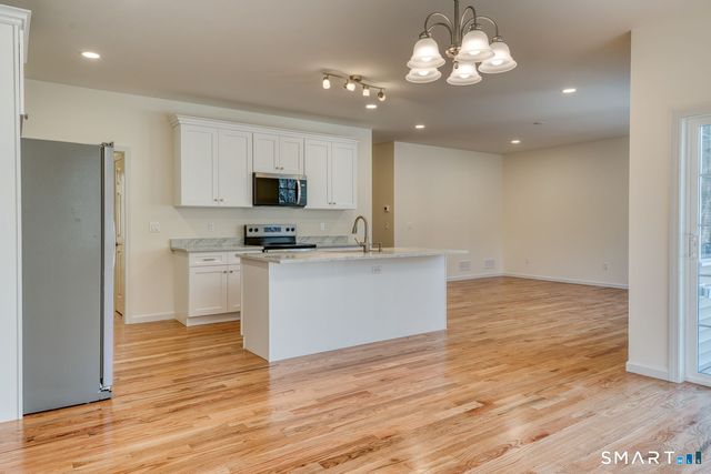 9 Sheffield Drive, Mansfield, CT 06250