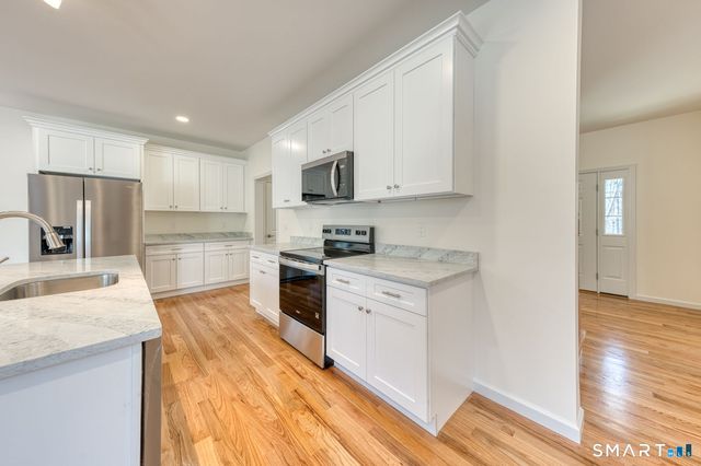 9 Sheffield Drive, Mansfield, CT 06250