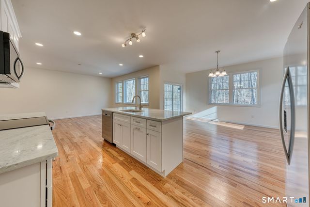 9 Sheffield Drive, Mansfield, CT 06250