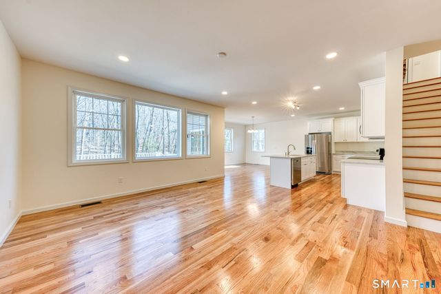 9 Sheffield Drive, Mansfield, CT 06250