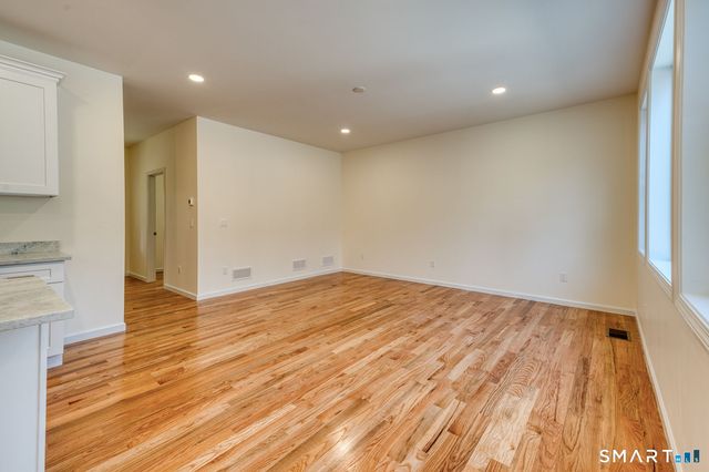 9 Sheffield Drive, Mansfield, CT 06250