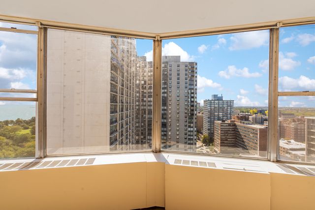 5757 N Sheridan Road 19D, Chicago, IL 60660