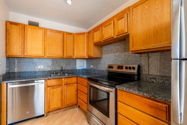 5757 N Sheridan Road 19D, Chicago, IL 60660