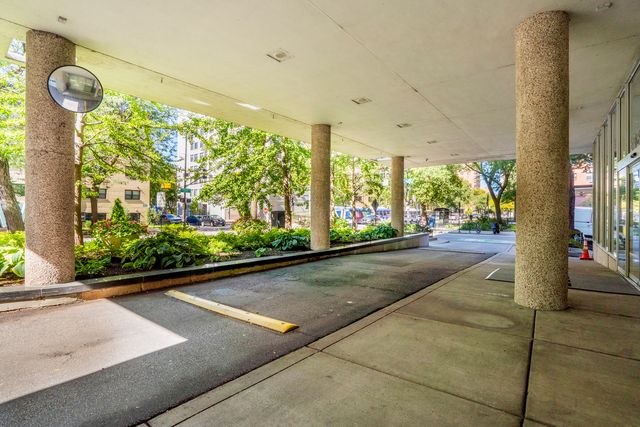 5757 N Sheridan Road 19D, Chicago, IL 60660