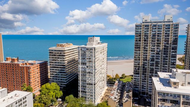 5757 N Sheridan Road 19D, Chicago, IL 60660