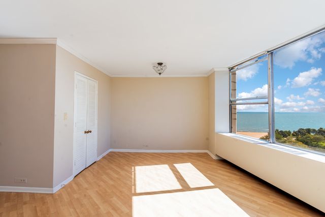 5757 N Sheridan Road 19D, Chicago, IL 60660
