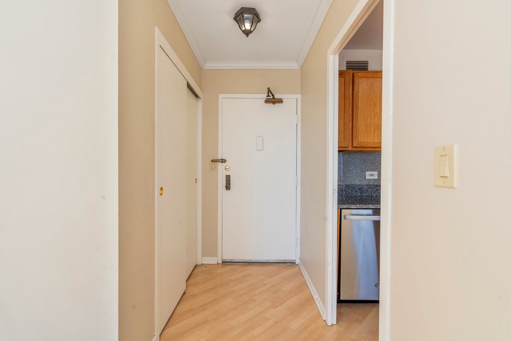 5757 N Sheridan Road 19D, Chicago, IL 60660 — photo 3