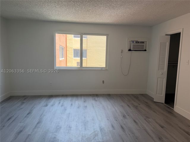 6980 NW 186th St 3-423A, Hialeah, FL 33015