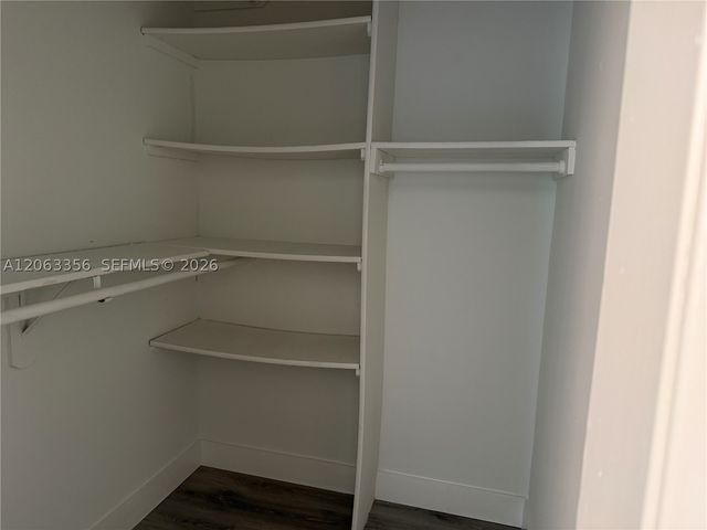 6980 NW 186th St 3-423A, Hialeah, FL 33015
