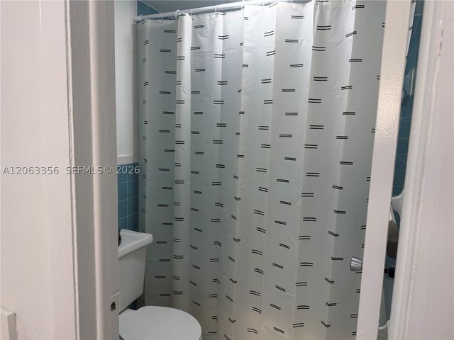 6980 NW 186th St 3-423A, Hialeah, FL 33015