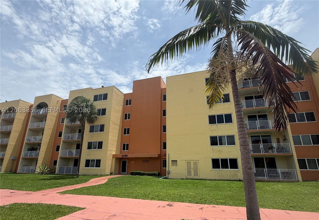 6980 NW 186th St 3-423A, Hialeah, FL 33015