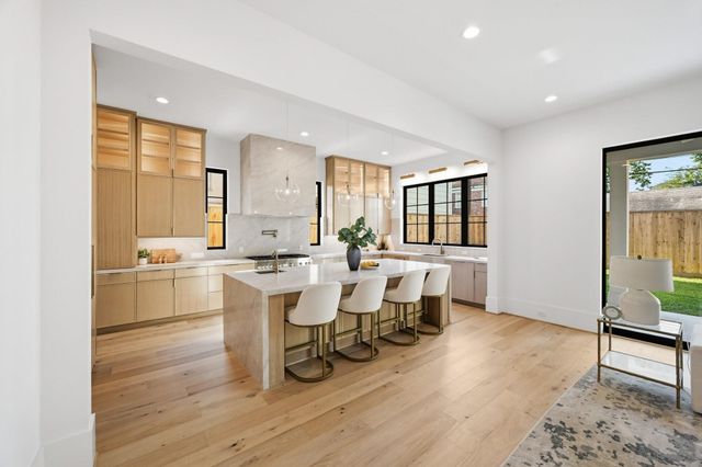 1642 Norfolk Street, Houston, TX 77006