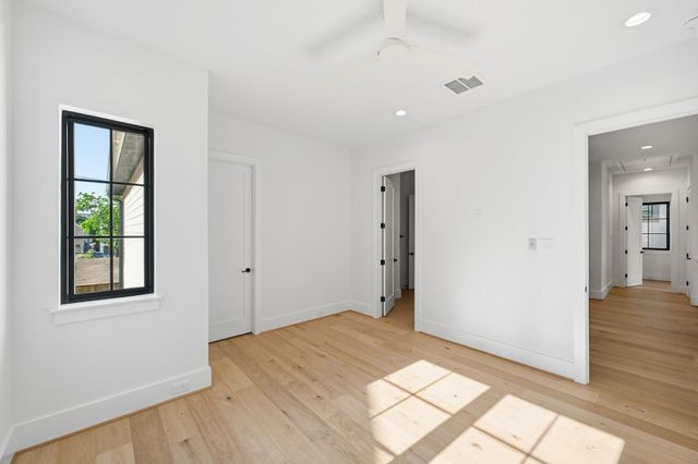 1642 Norfolk Street, Houston, TX 77006