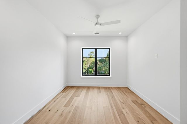 1642 Norfolk Street, Houston, TX 77006