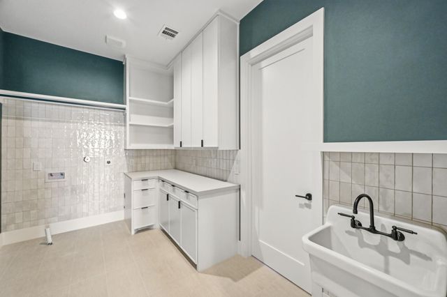 1642 Norfolk Street, Houston, TX 77006