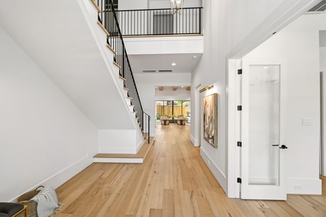 1642 Norfolk Street, Houston, TX 77006