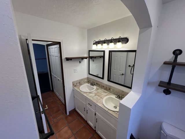 17 Verano Loop, Santa Fe, NM 87508