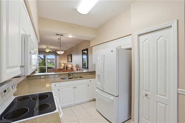 2720 Cypress Trace CIR 2913, Naples, FL 34119