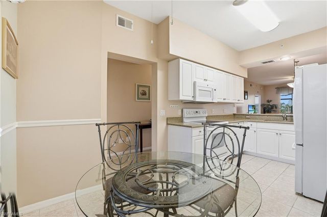 2720 Cypress Trace CIR 2913, Naples, FL 34119