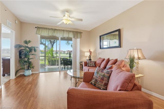 2720 Cypress Trace CIR 2913, Naples, FL 34119