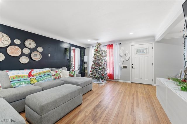 14205 Highlandview Avenue, Cleveland, OH 44135