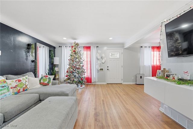 14205 Highlandview Avenue, Cleveland, OH 44135