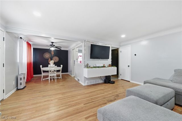 14205 Highlandview Avenue, Cleveland, OH 44135