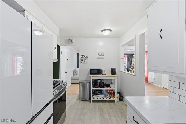 14205 Highlandview Avenue, Cleveland, OH 44135