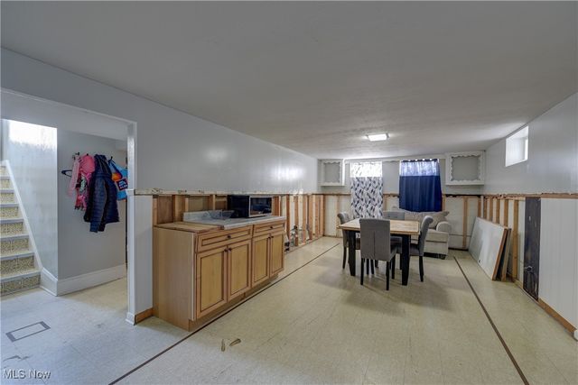 14205 Highlandview Avenue, Cleveland, OH 44135