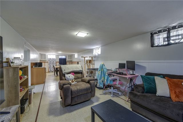 14205 Highlandview Avenue, Cleveland, OH 44135