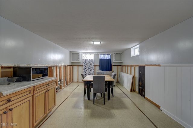 14205 Highlandview Avenue, Cleveland, OH 44135