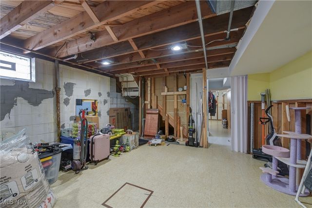 14205 Highlandview Avenue, Cleveland, OH 44135