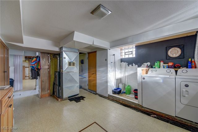 14205 Highlandview Avenue, Cleveland, OH 44135