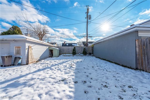 14205 Highlandview Avenue, Cleveland, OH 44135