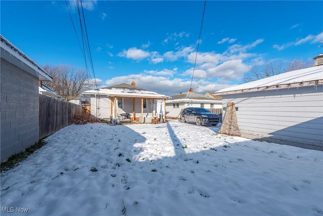 14205 Highlandview Avenue, Cleveland, OH 44135