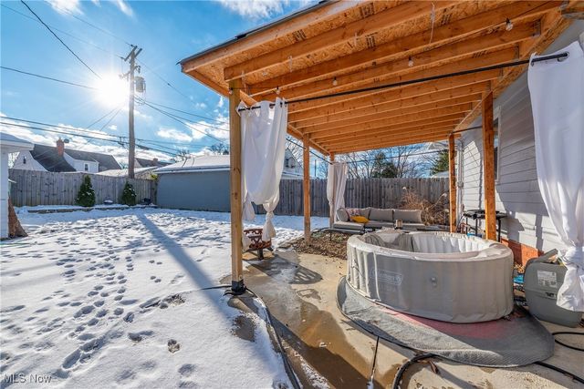 14205 Highlandview Avenue, Cleveland, OH 44135