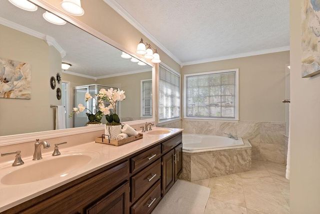 427 Picketts Lake Drive, Acworth, GA 30101