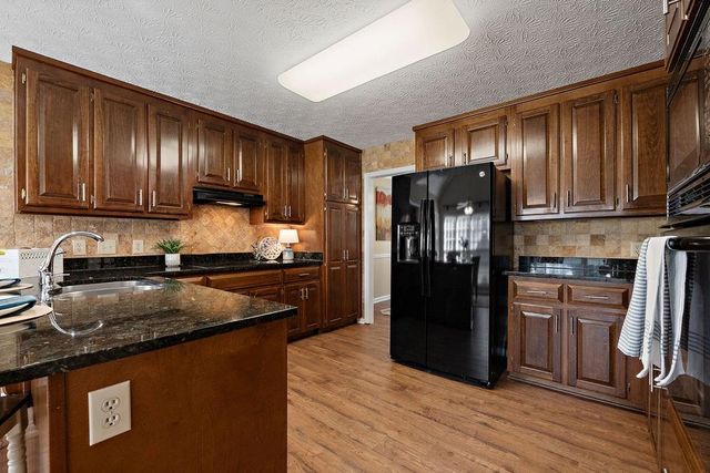 427 Picketts Lake Drive, Acworth, GA 30101