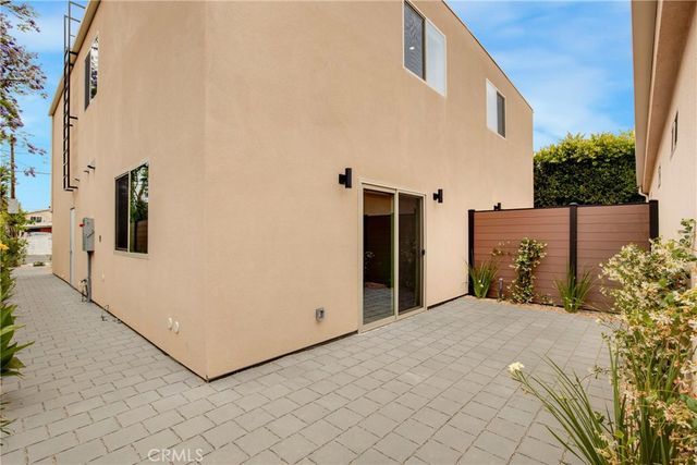 5220 Strohm Avenue, North Hollywood, CA 91601