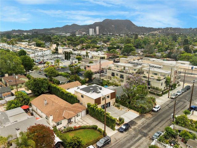5220 Strohm Avenue, North Hollywood, CA 91601