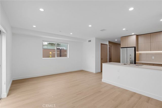 5220 Strohm Avenue, North Hollywood, CA 91601