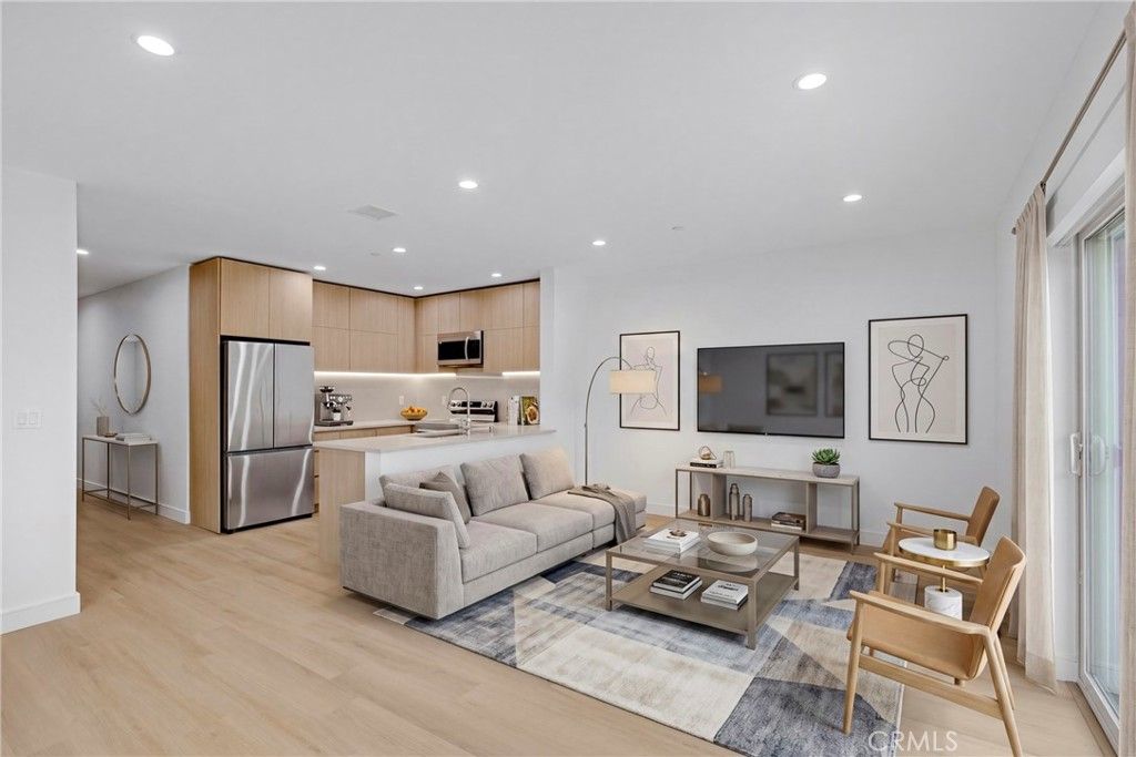 5220 Strohm Avenue, North Hollywood, CA 91601