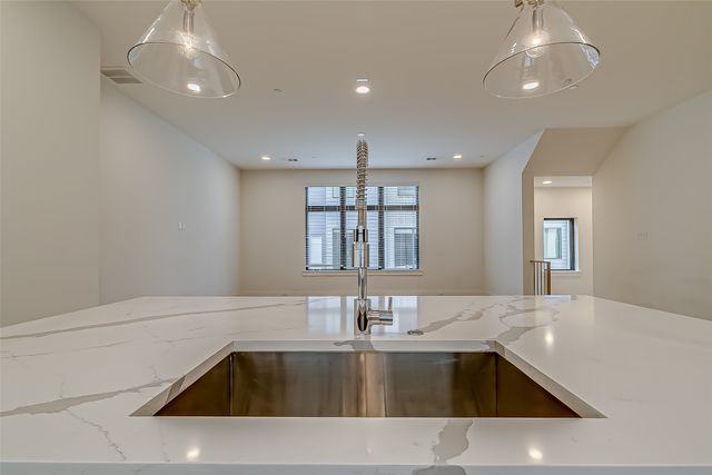 2707 Kimsey Drive 103, Dallas, TX 75235